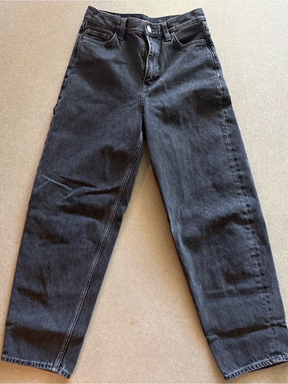 COS Barrel Jeans. High rise waist. Size 24. Cropped.